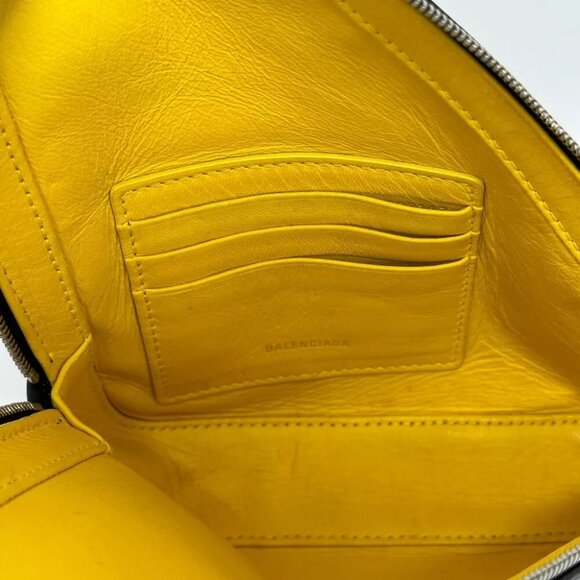 BALENCIAGA 476976 Triangle triangle clutch bag bag Pouch Leather Black - Picture 12 of 13